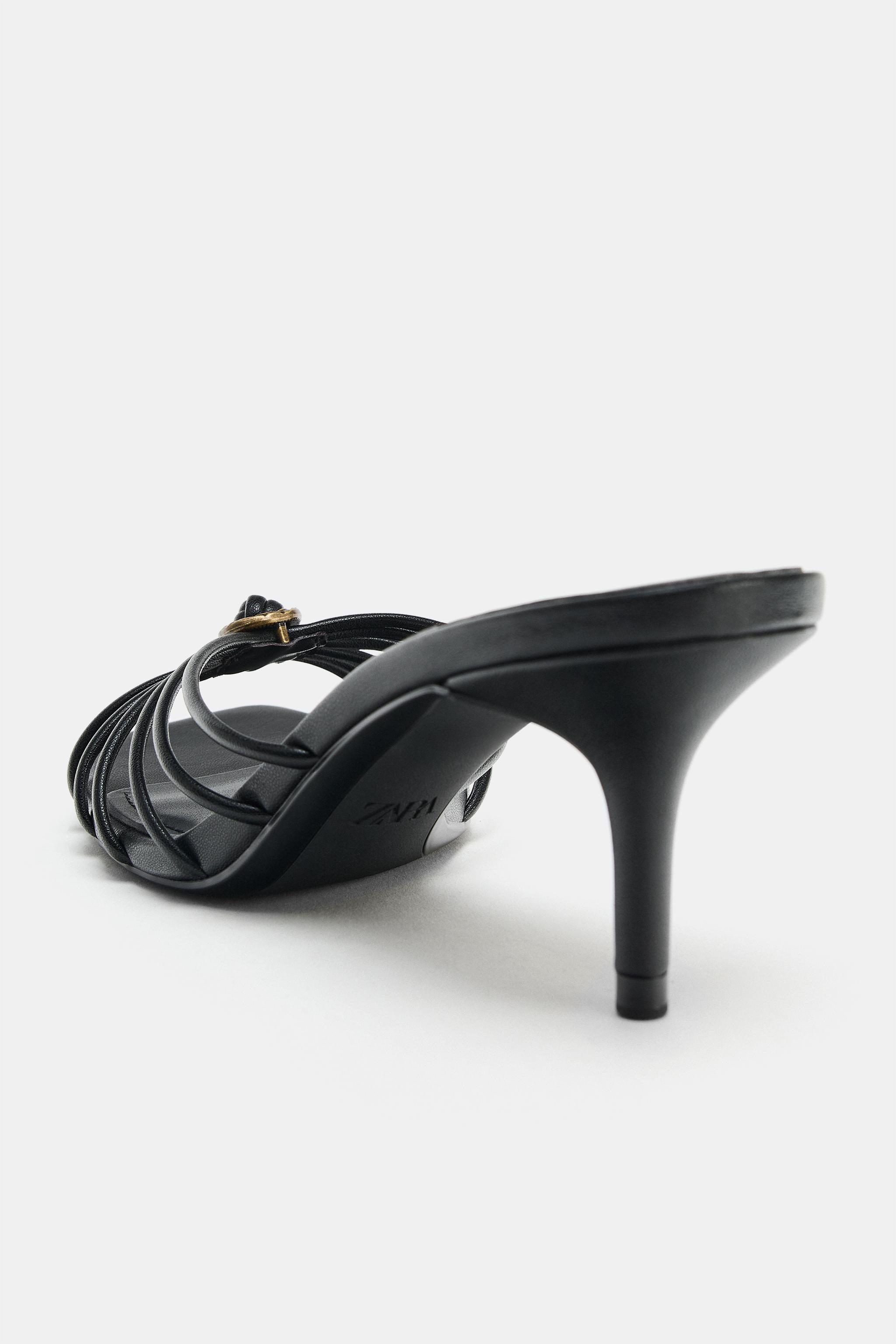 METALLIC DETAIL SANDALS